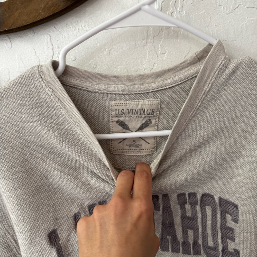 Lake Tahoe Vintage Feel Gray Spell Out Destination Sweatshirt Small - Picture 3 of 4